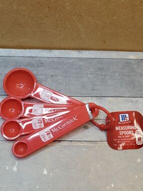 McCormick Red Measuring Spoons Set NWT